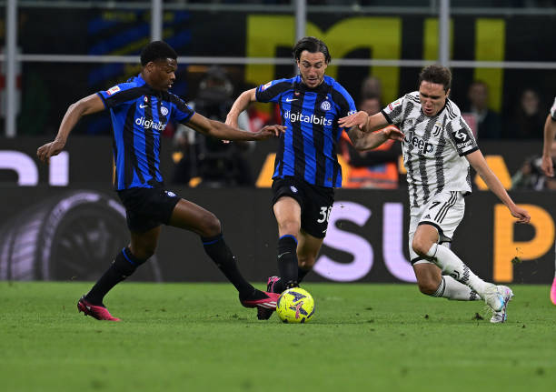 抓住篮板或 抓住篮板或