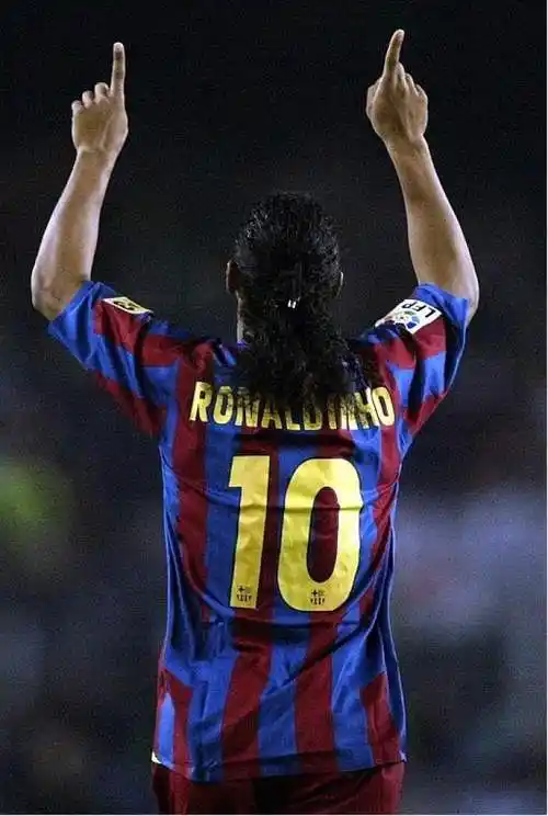 他多次在采 他多次在采