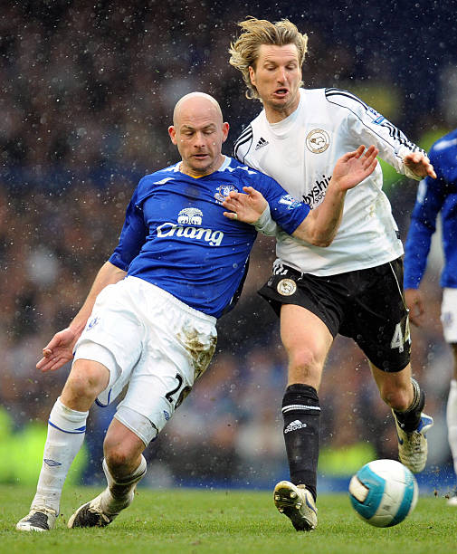 而是迅速轉 而是迅速轉